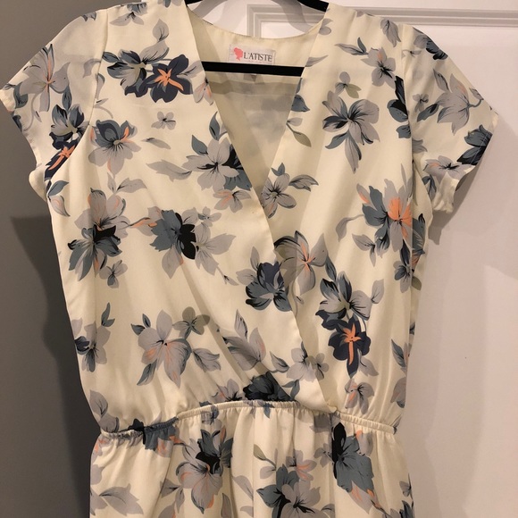 Latiste Ruffle Short Romper - Picture 2 of 4